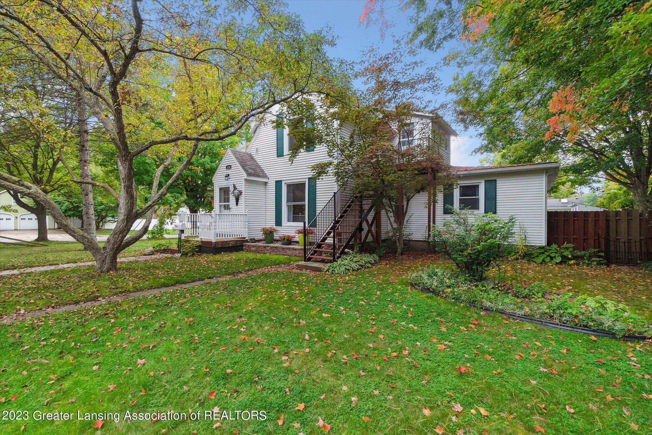 Property Photo:  426 Jackson Street  MI 48837 