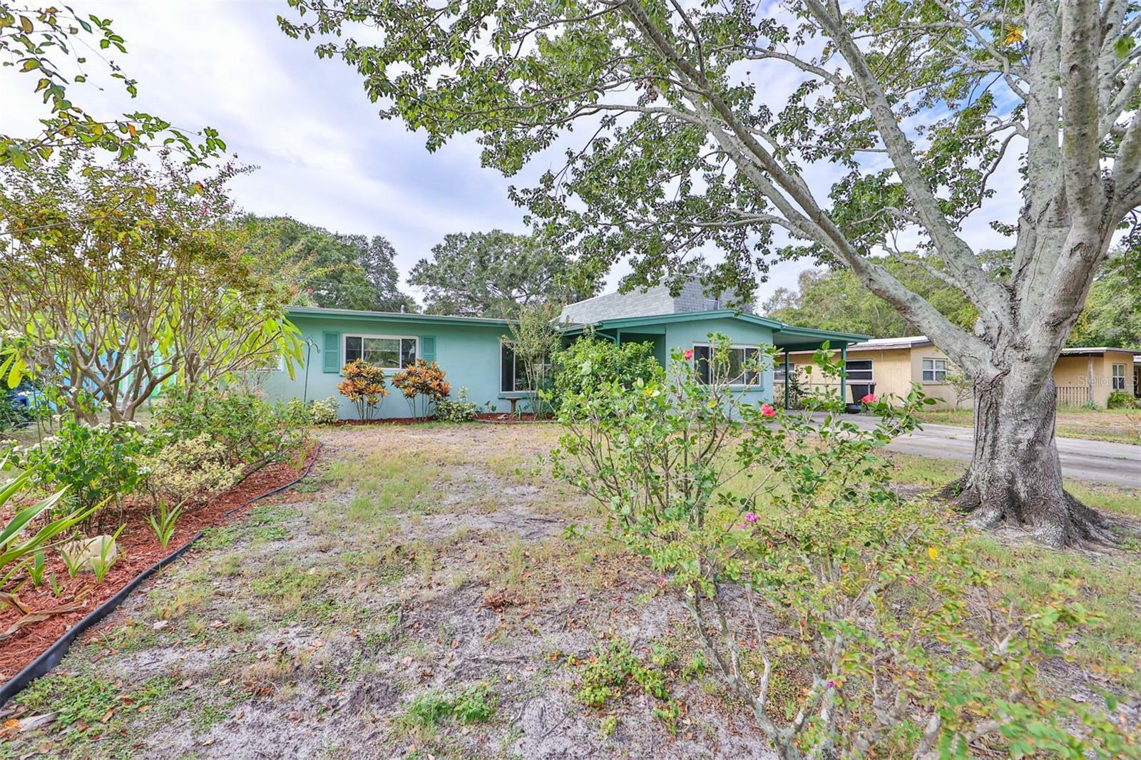 Property Photo:  1601 Logan Street  FL 33755 