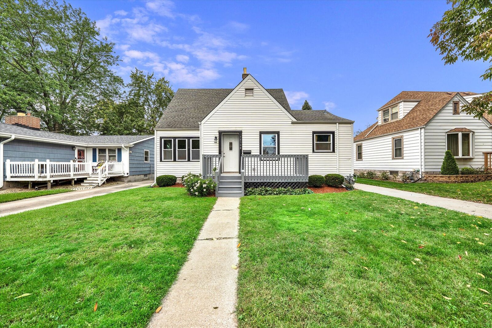 Property Photo:  18308 Ridgewood Avenue  IL 60438 