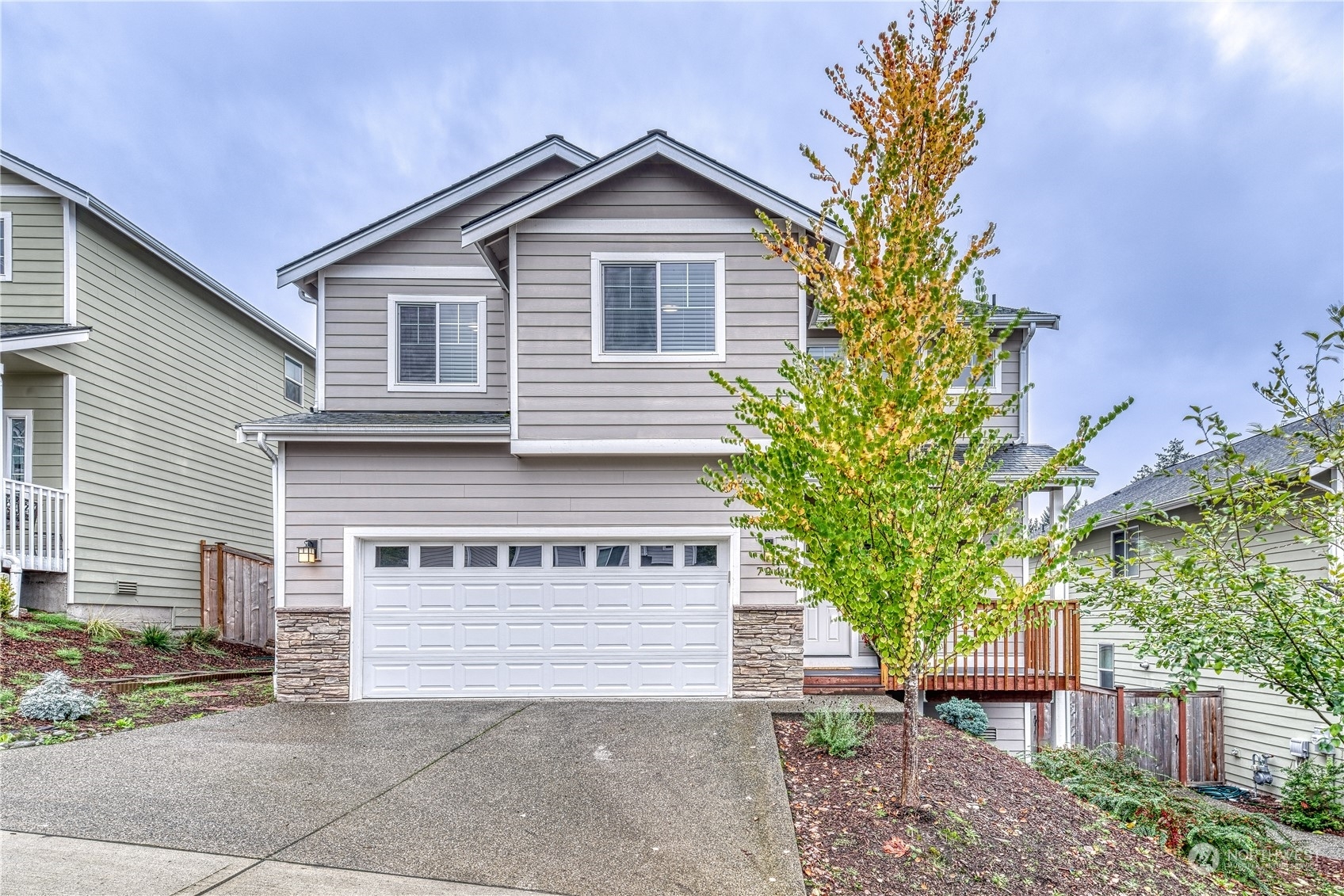 Property Photo:  724 Freedom Ct SE  WA 98366 