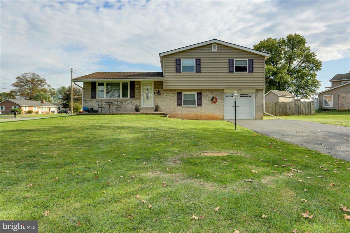 Property Photo:  15 Buckthorn Drive  PA 17015 