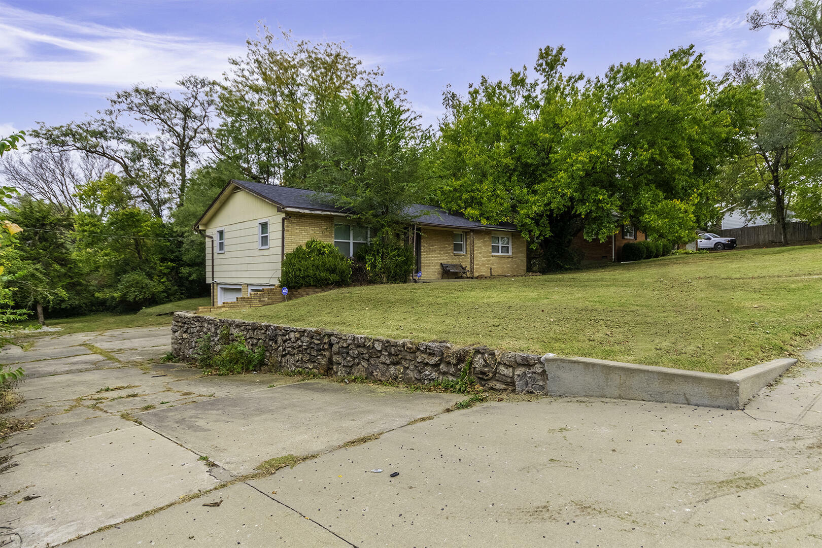 Property Photo:  7 E Texas Ave  MO 65202 