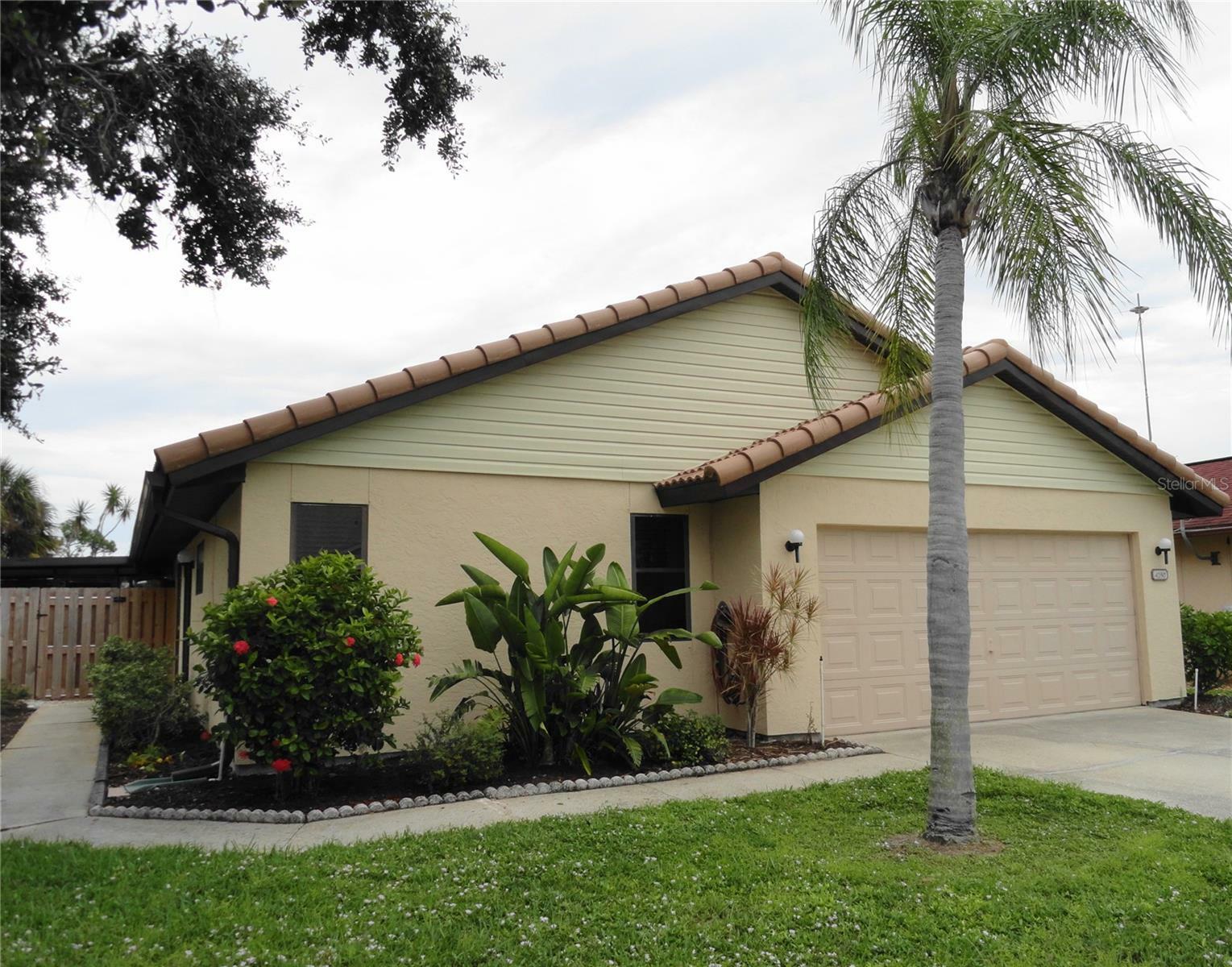 Property Photo:  4250 Tree Tops Drive  FL 33953 