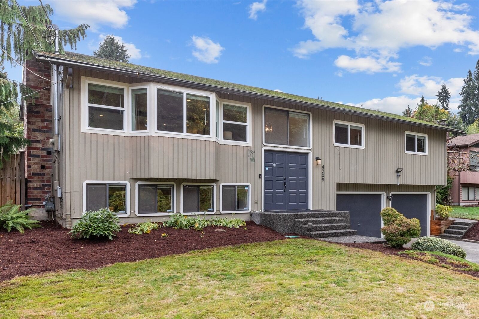 3 bed Everett home for sale 4209 Crescent Avenue, Everett, WA 98203