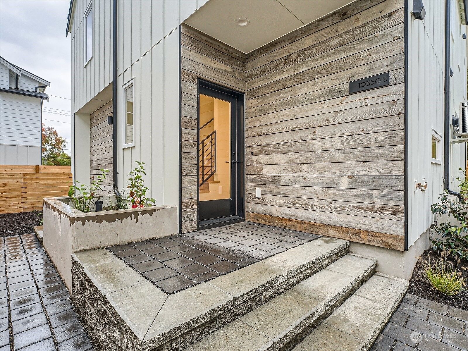 Property Photo:  10350 Wallingford Avenue N B  WA 98133 