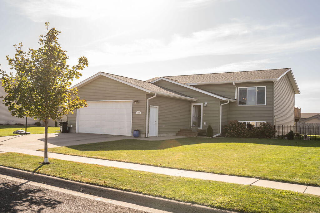 Property Photo: 1307 SW 13th Ave SD 57401