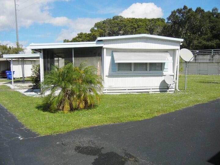 Property Photo:  205 Rue De Pont  FL 32778 