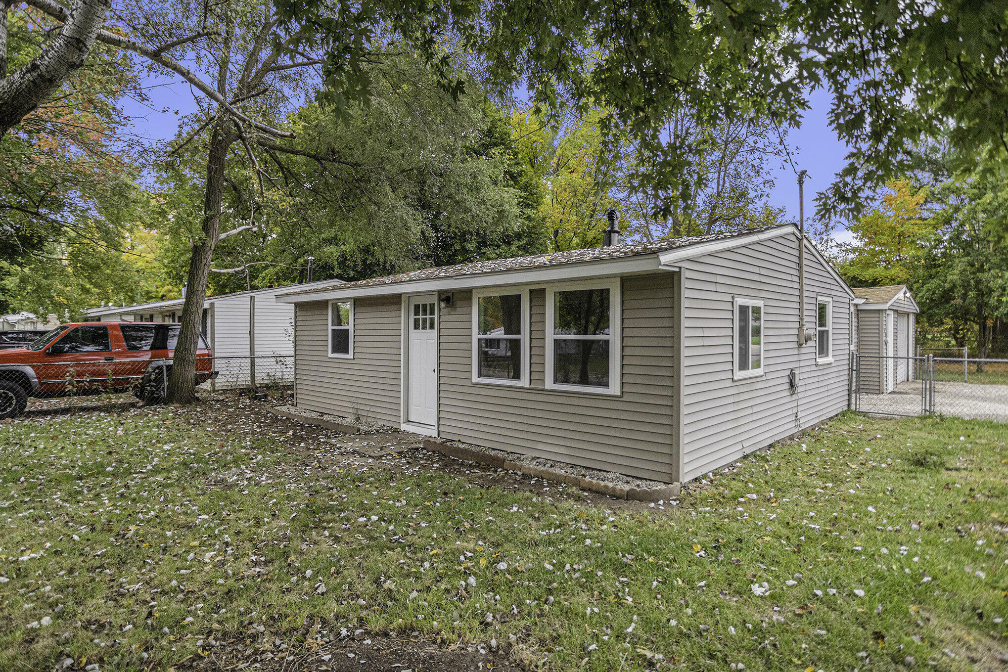 Property Photo:  185 Kirkwood Avenue  MI 49037 