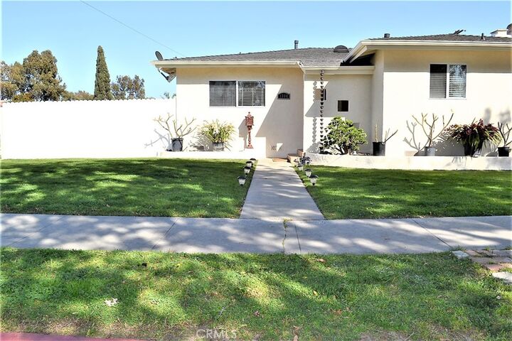Property Photo:  1304 Cordary Avenue  CA 90503 