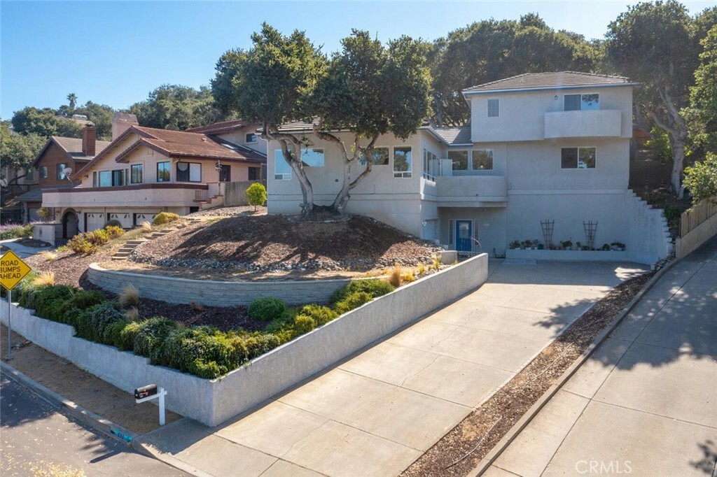 Property Photo:  932 Margarita Avenue  CA 93433 