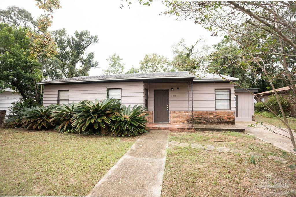 Property Photo:  3211 Torres Ave  FL 32503 