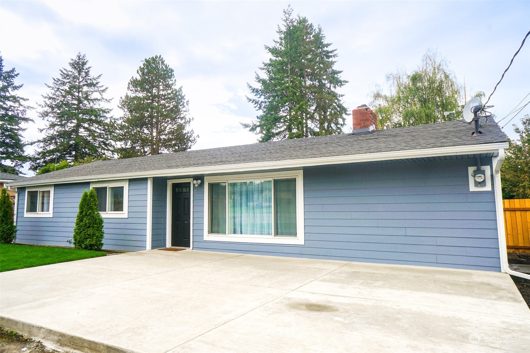 Property Photo: 21231 31st Avenue S WA 98198