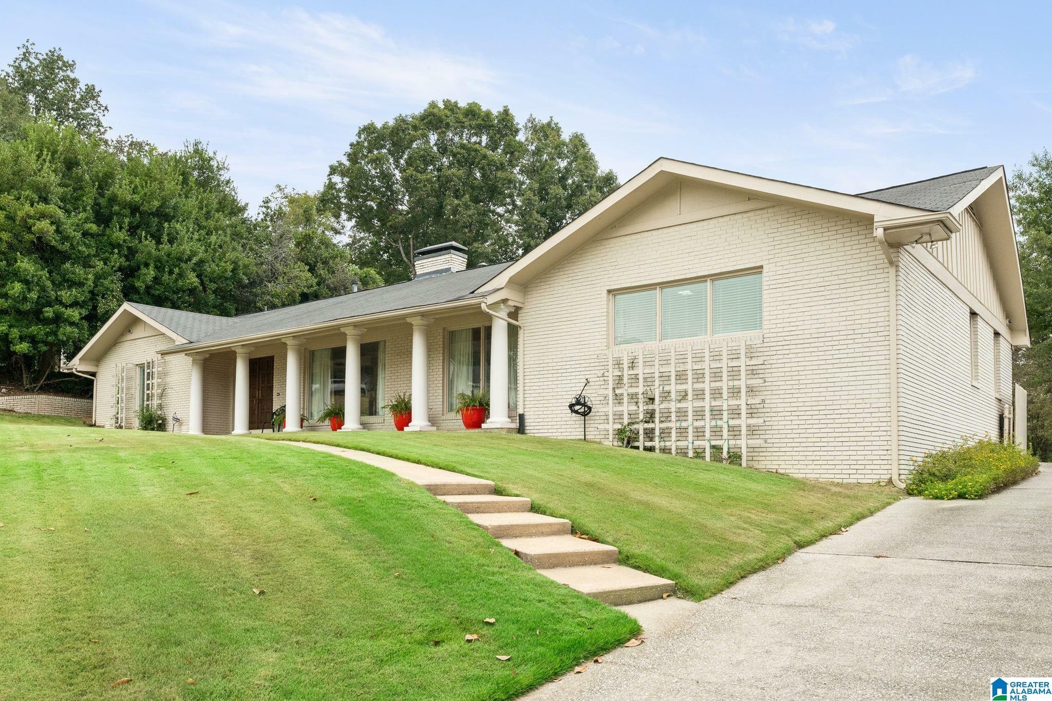 Property Photo: 2837 Vestavia Forest Drive AL 35216