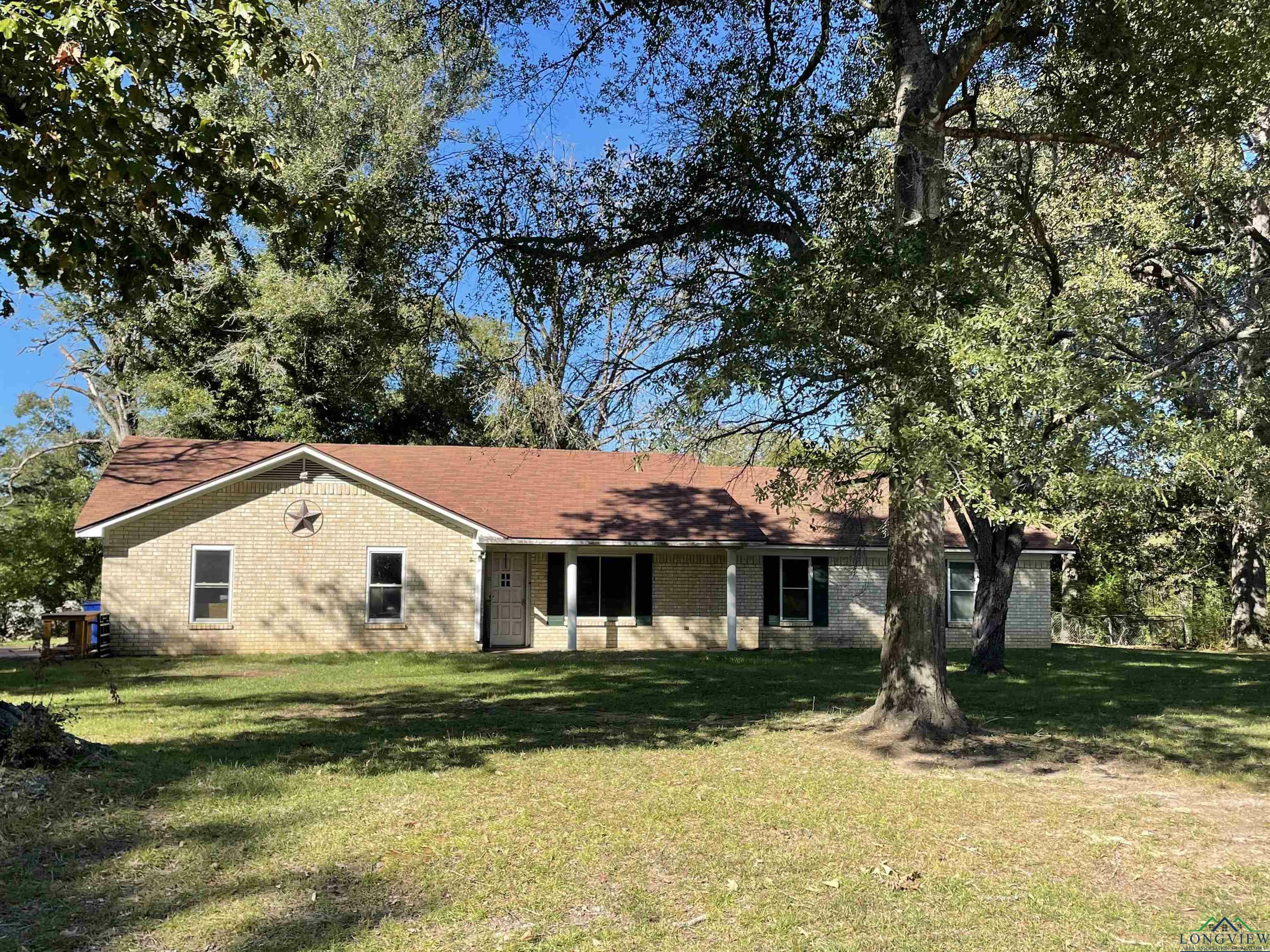 Property Photo:  219 Donna Rd  TX 75662 