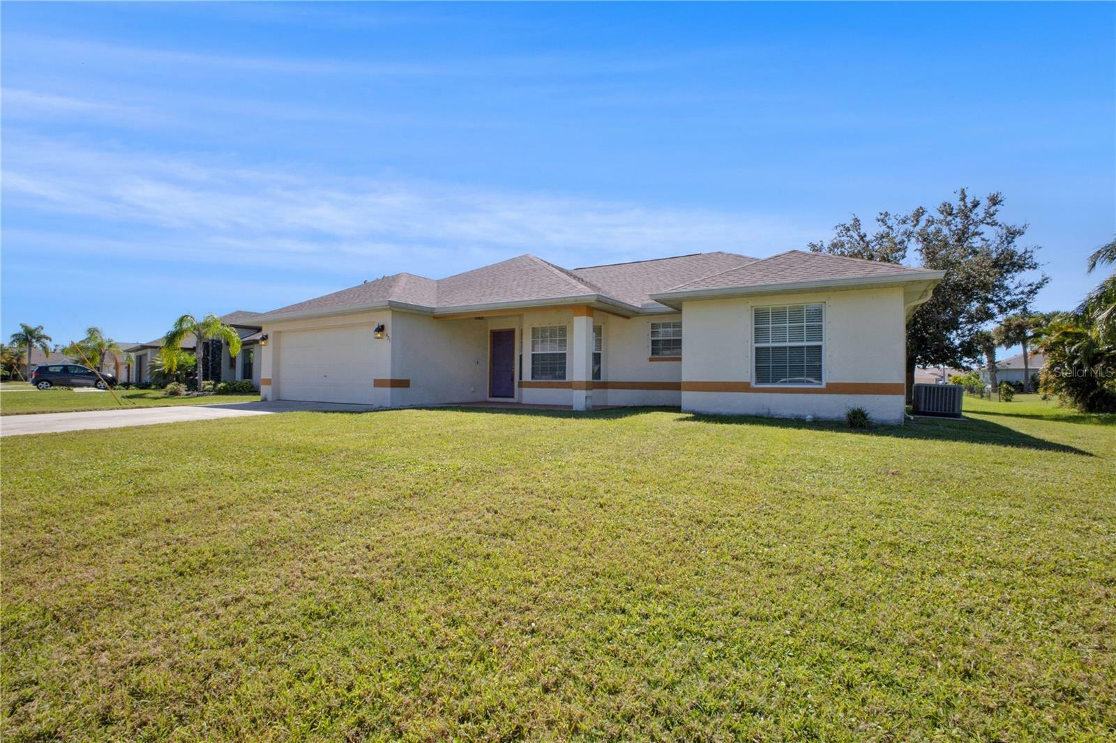 Property Photo:  421 Londrina Drive  FL 33983 