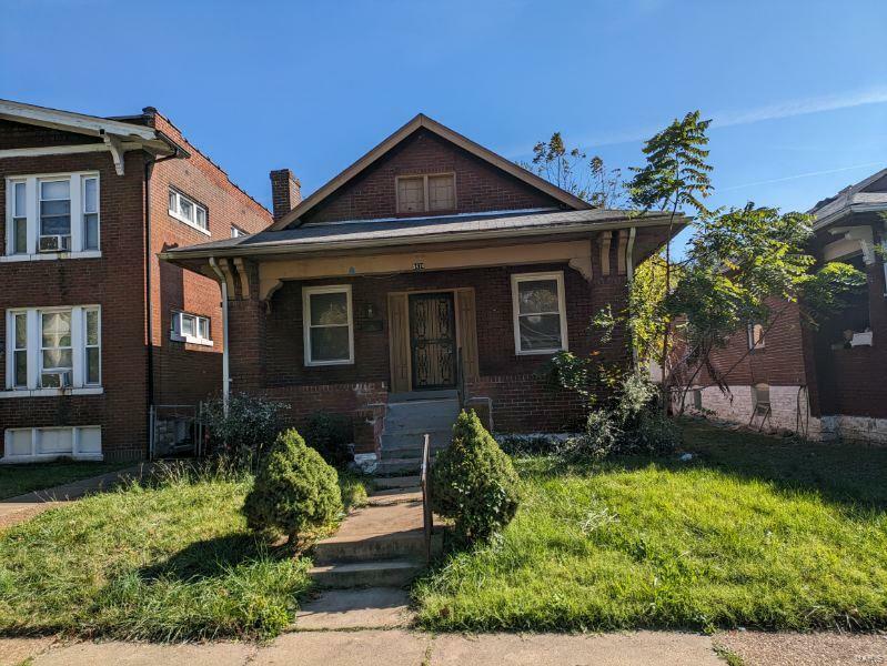 Property Photo: 5474 Queens Avenue MO 63115