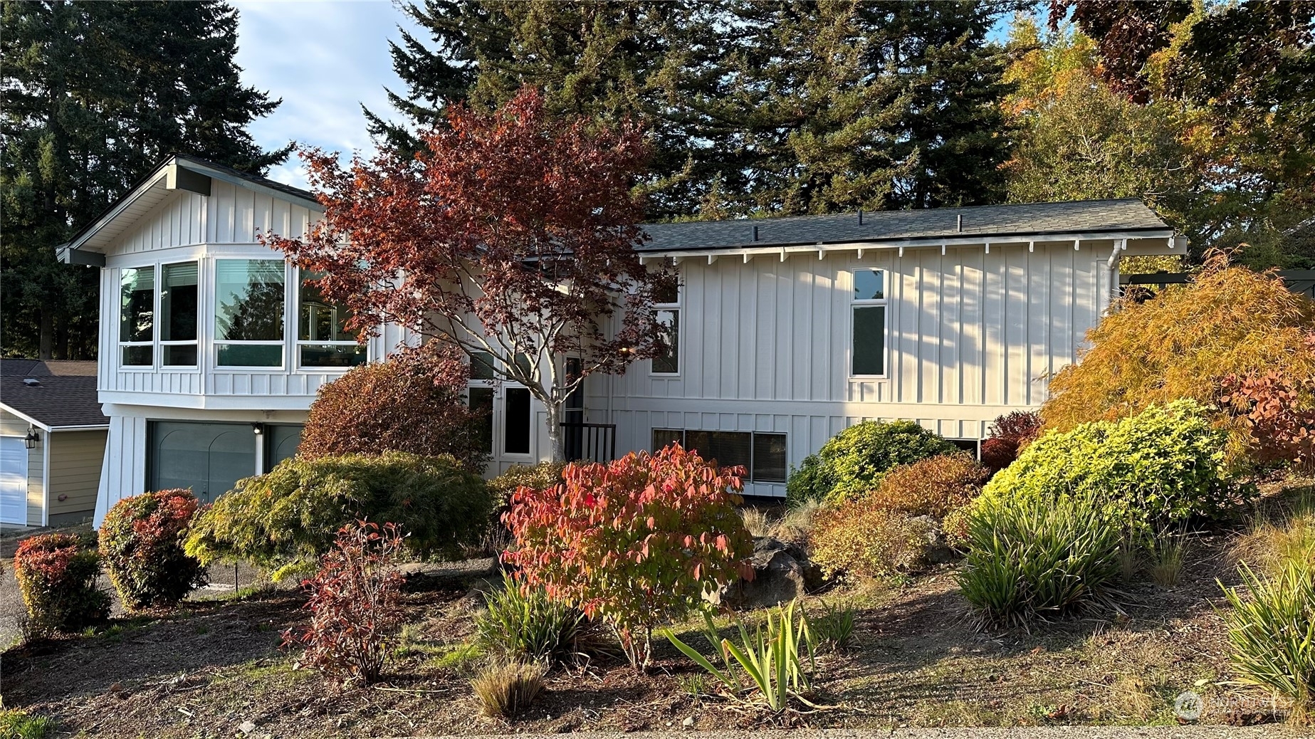 Property Photo:  13812 SE 21st Street  WA 98005 