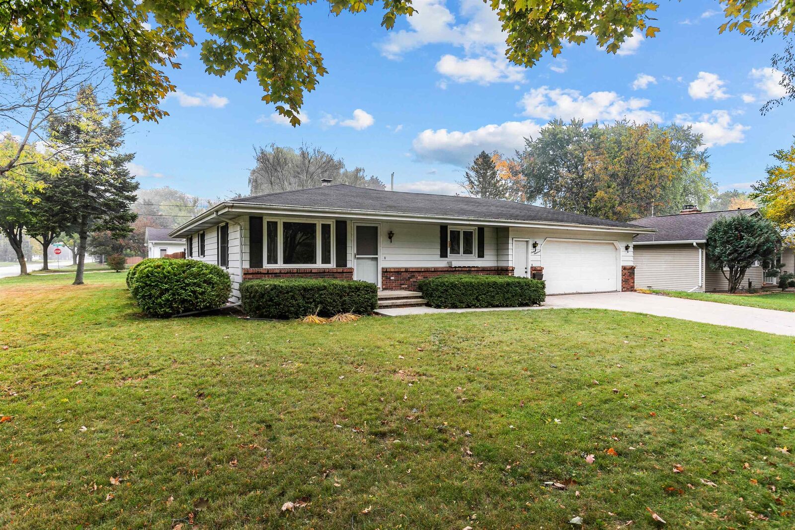 Property Photo:  1600 S Seminole Road  WI 54914-4705 