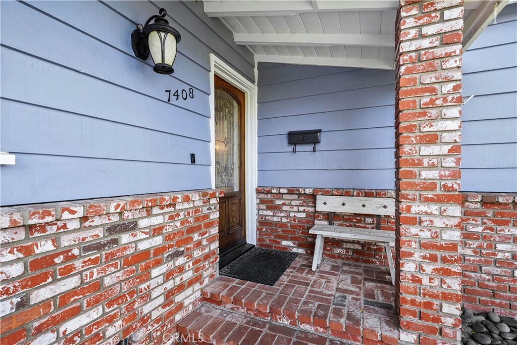 Property Photo:  7408 Paso Robles Avenue  CA 91406 