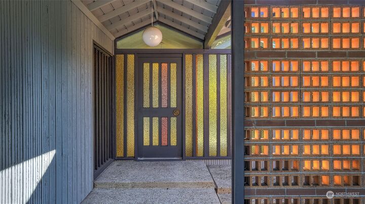 Property Photo:  12521 SE 50th Place  WA 98006 