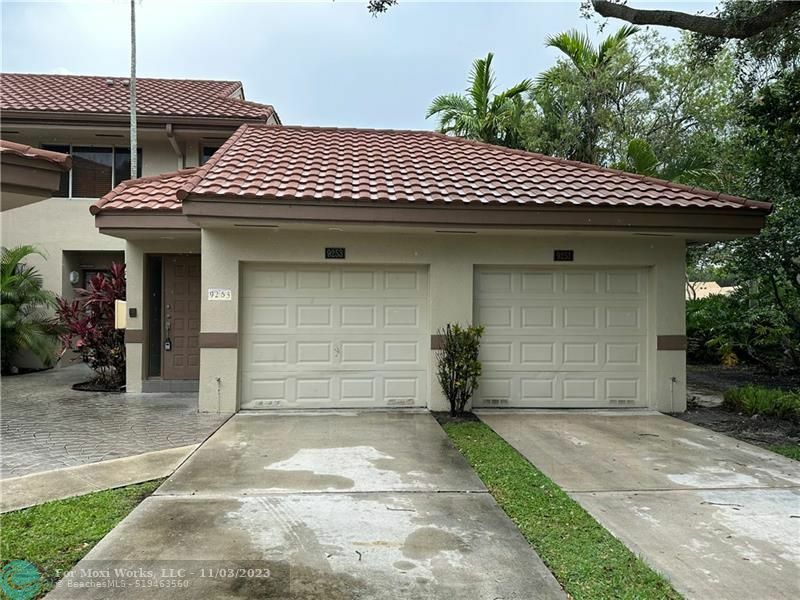 Property Photo: 9253 NW 9th Pl 9253 FL 33324