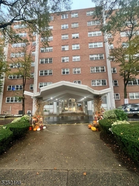 Property Photo:  39 E 39th St 6G  NJ 07514 