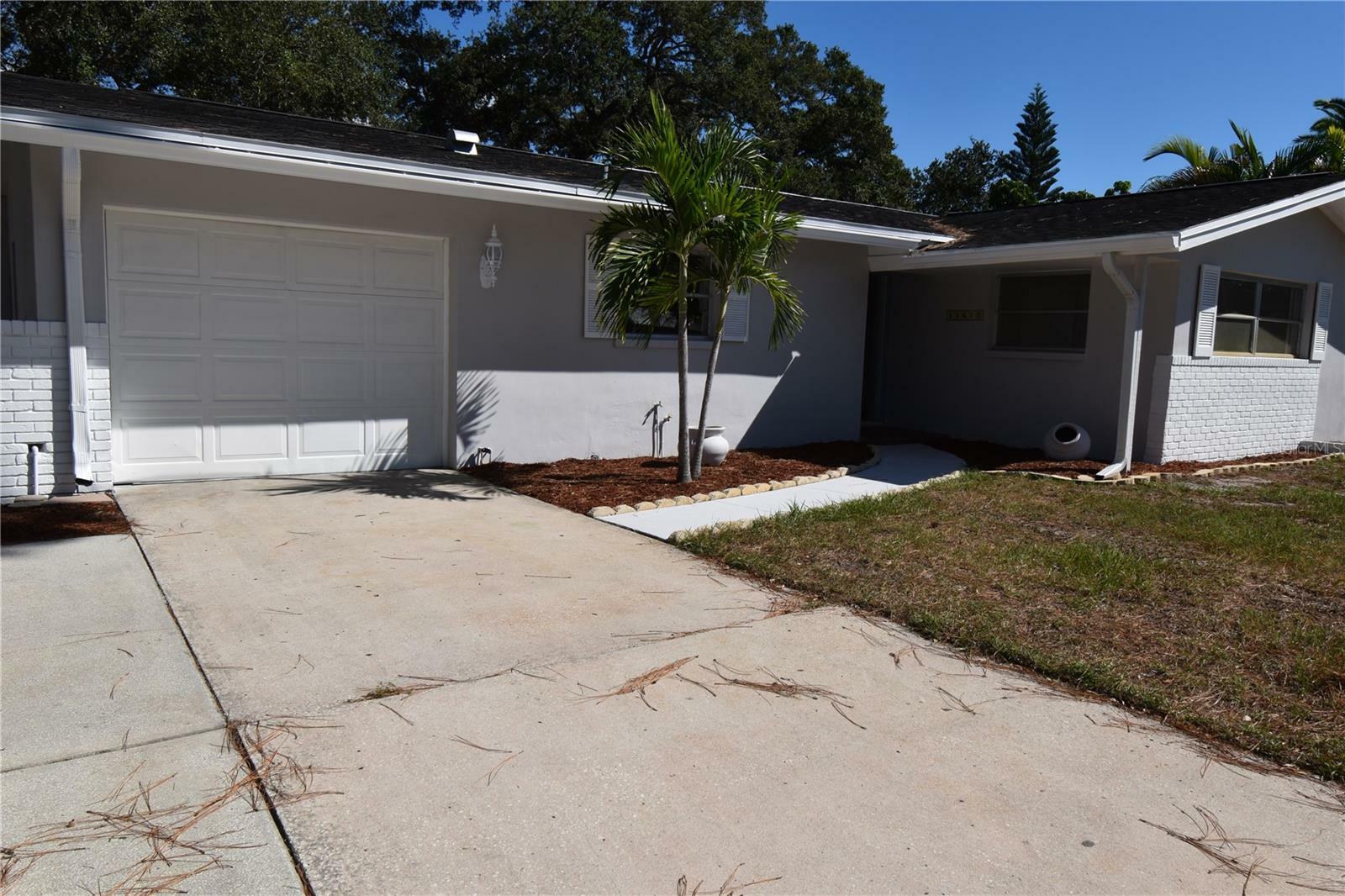 Property Photo:  11625 Oval Drive E  FL 33774 