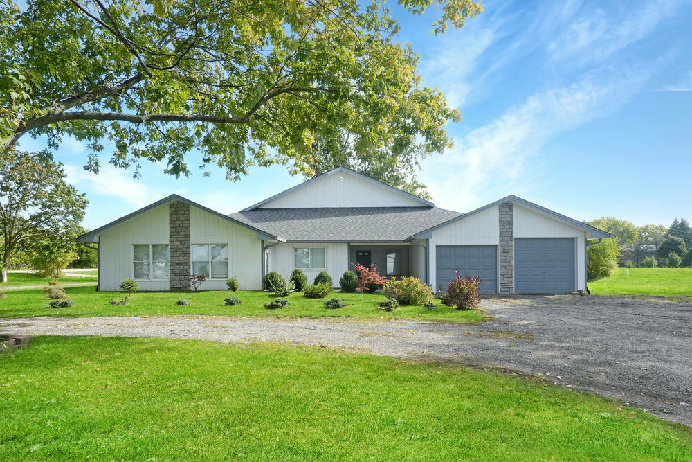 Property Photo: 3112 Roth Road IL 60543