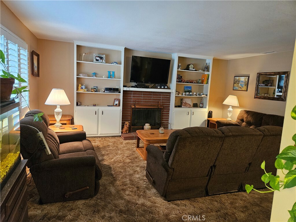 Property Photo:  842 Cardona Place  CA 92543 