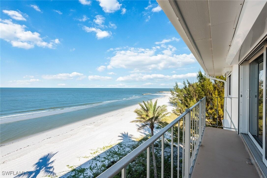 Property Photo:  2011 Gulf Shore Boulevard N 65-66  FL 34102 