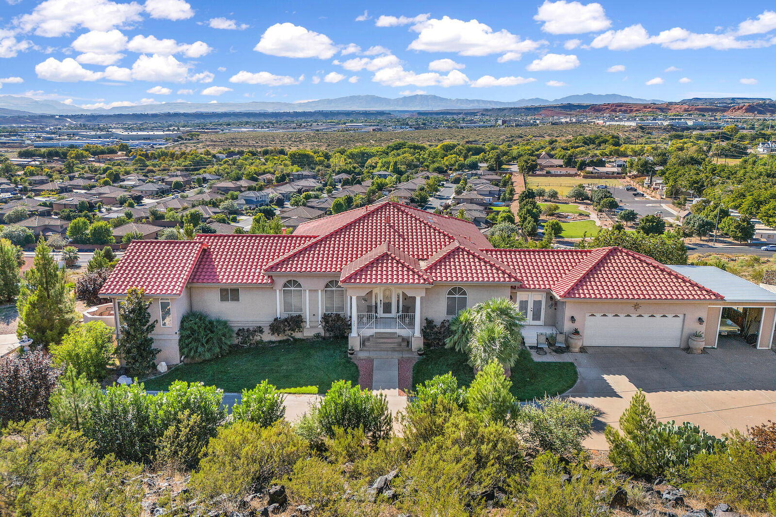 Property Photo: 525 Terrace Cir UT 84780