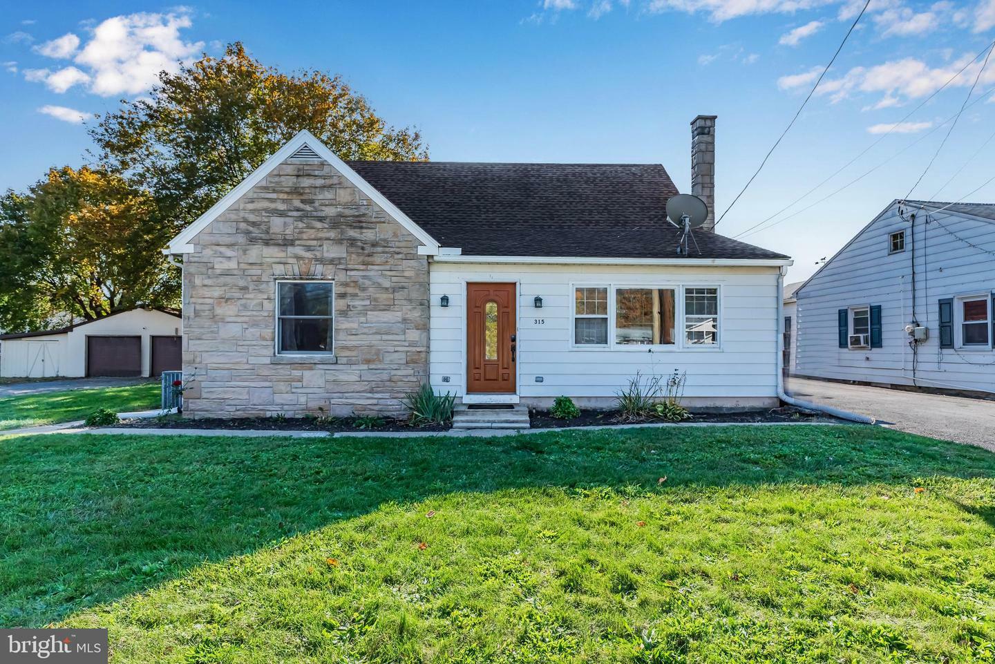 Property Photo:  315 Hogestown Road  PA 17050 