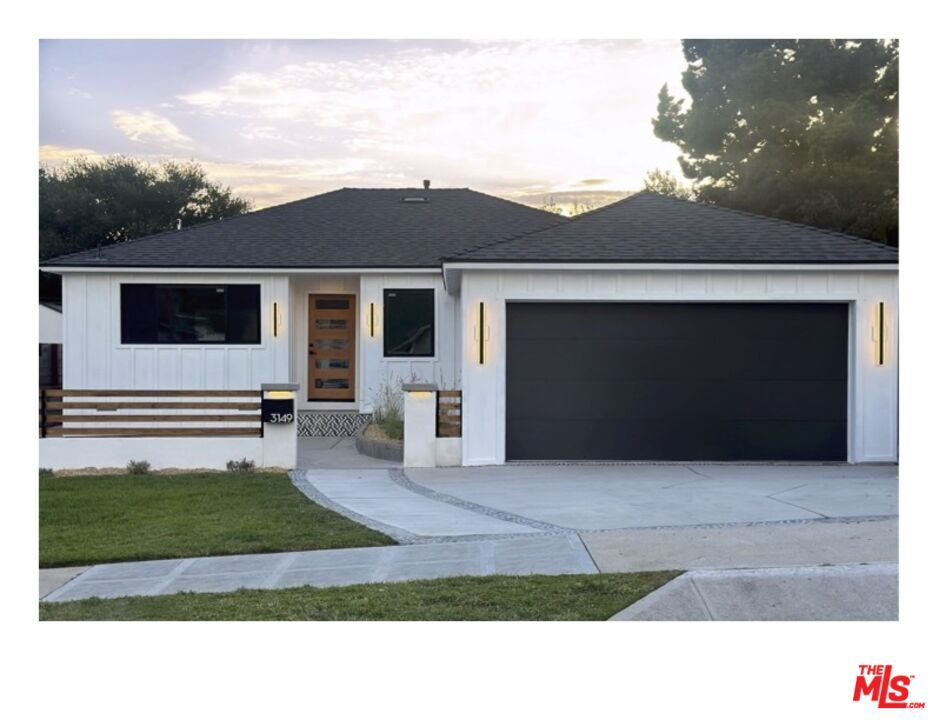 Property Photo: 3149 N Naomi St CA 91504