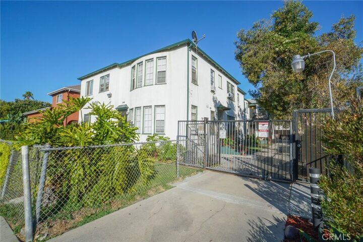 Property Photo:  2416 S Ridgeley Drive  CA 90016 