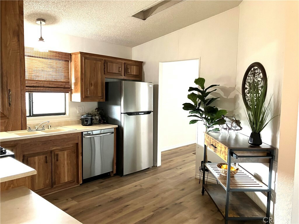 Property Photo:  1250 N Kirby Street 92  CA 92545 