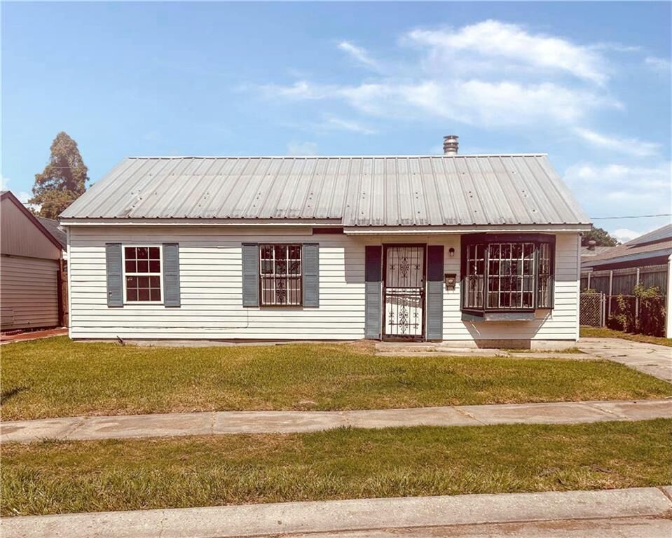 Property Photo: 124 Jeanne Drive LA 70094