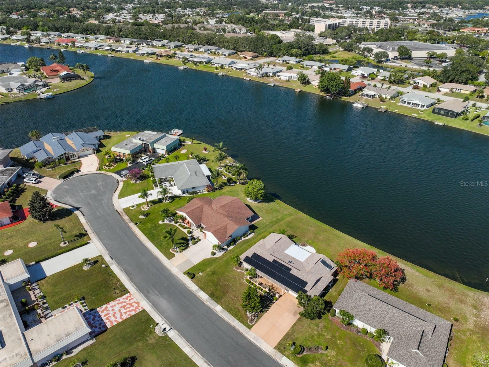 Property Photo:  1505 Heron Drive  FL 33573 