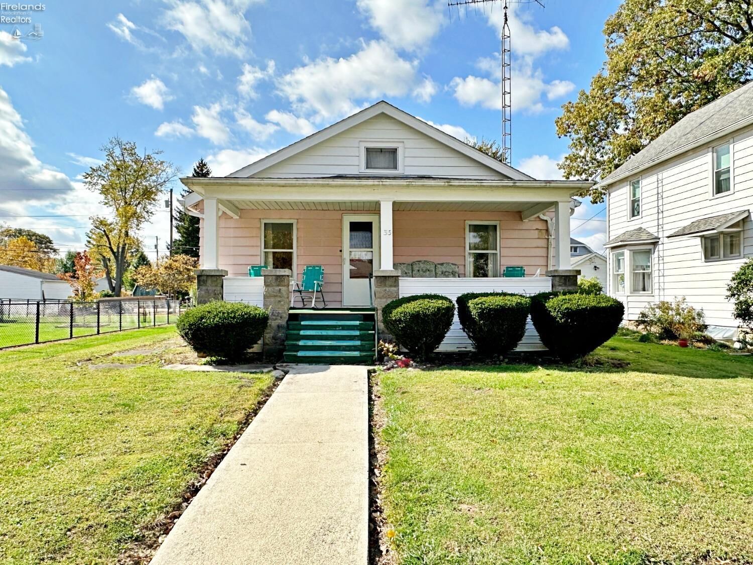 Property Photo: 35 Maplewood OH 44883