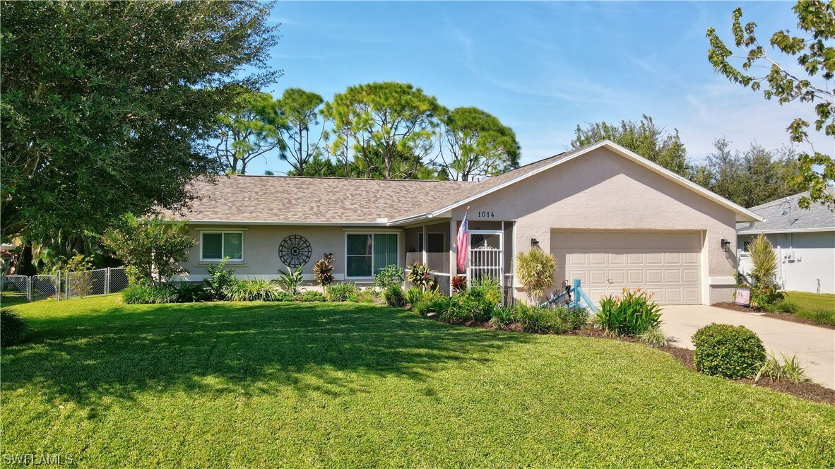 Property Photo: 1014 SW 9th Avenue FL 33991