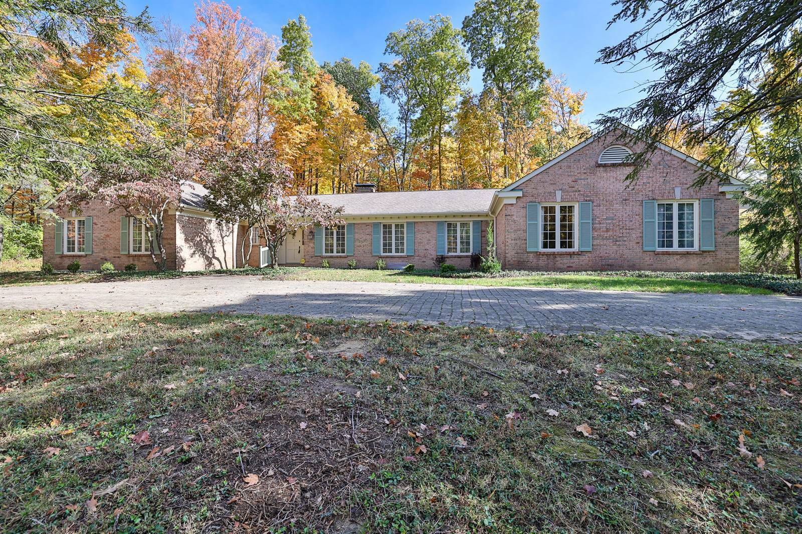 Property Photo:  8035 Indian Hill Rd  OH 45243 