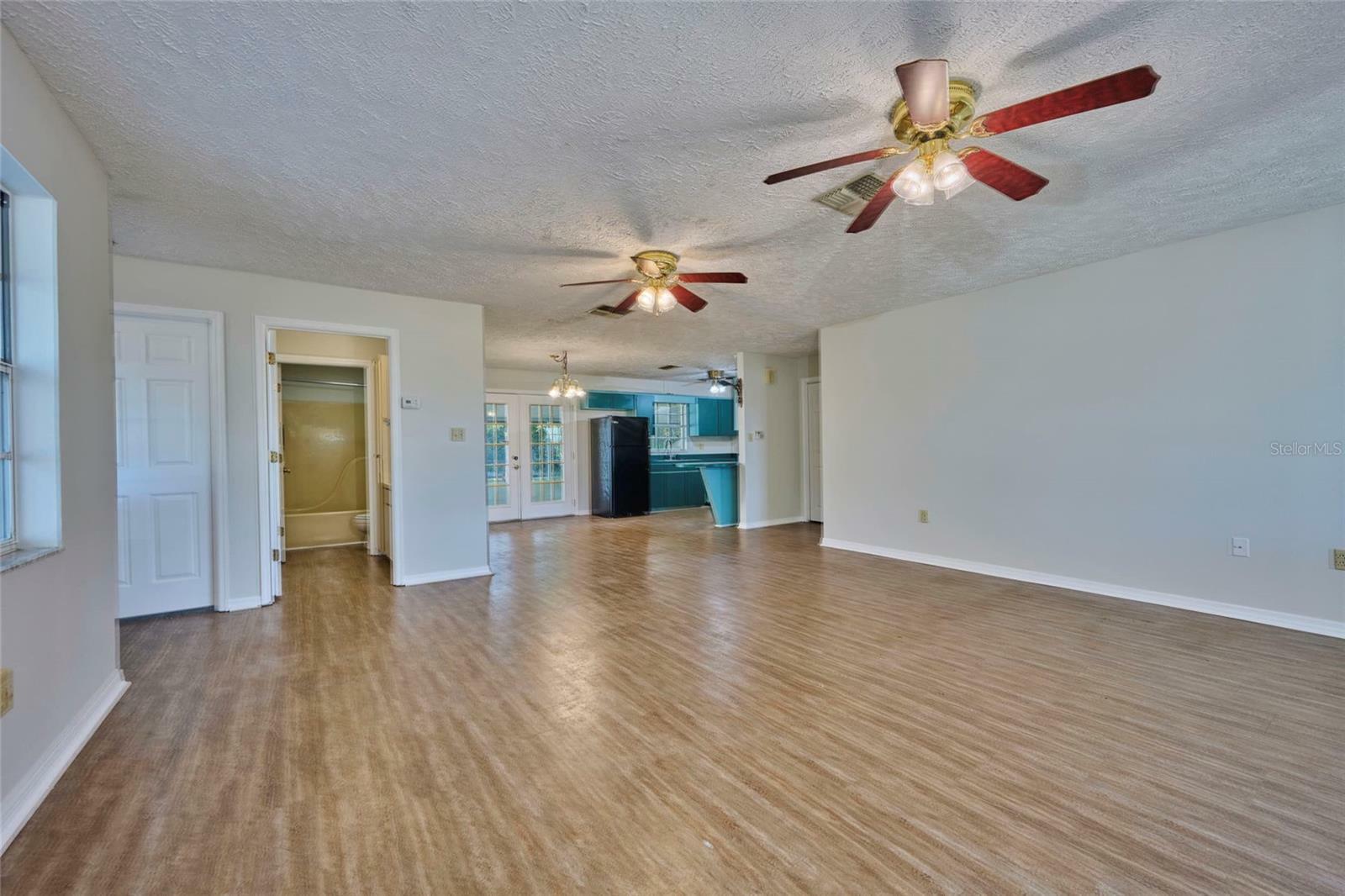 Property Photo:  190 Holland Street  FL 33859 