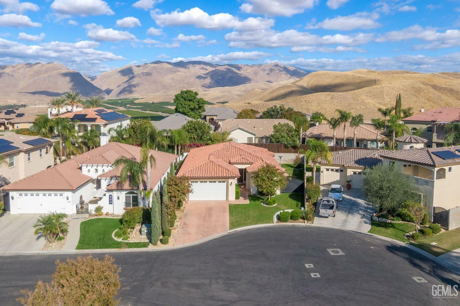 Property Photo: 6511 Marbrisas Court CA 93306