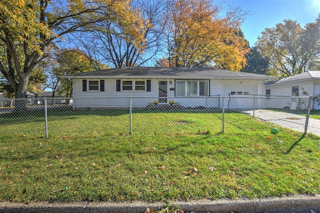 Property Photo:  104 S 26th Street  IL 62521 