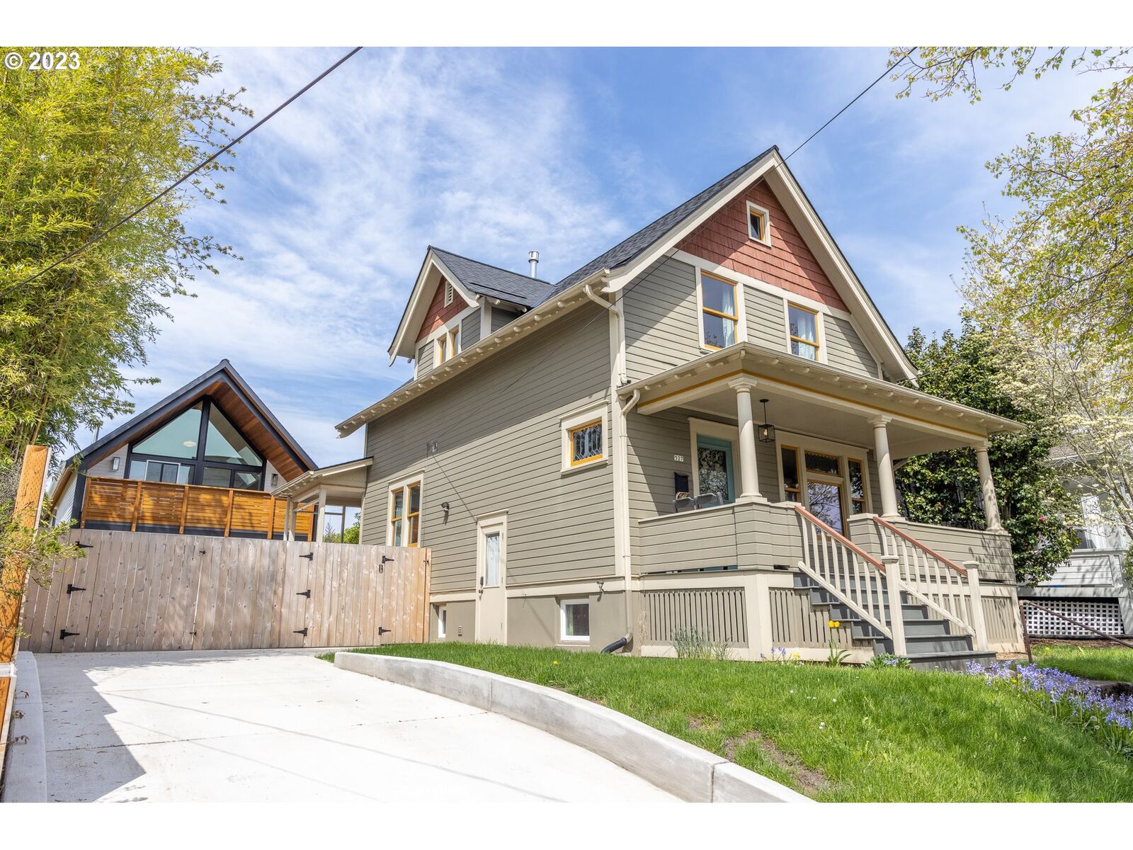 Property Photo:  527 NE Fargo St  OR 97212 