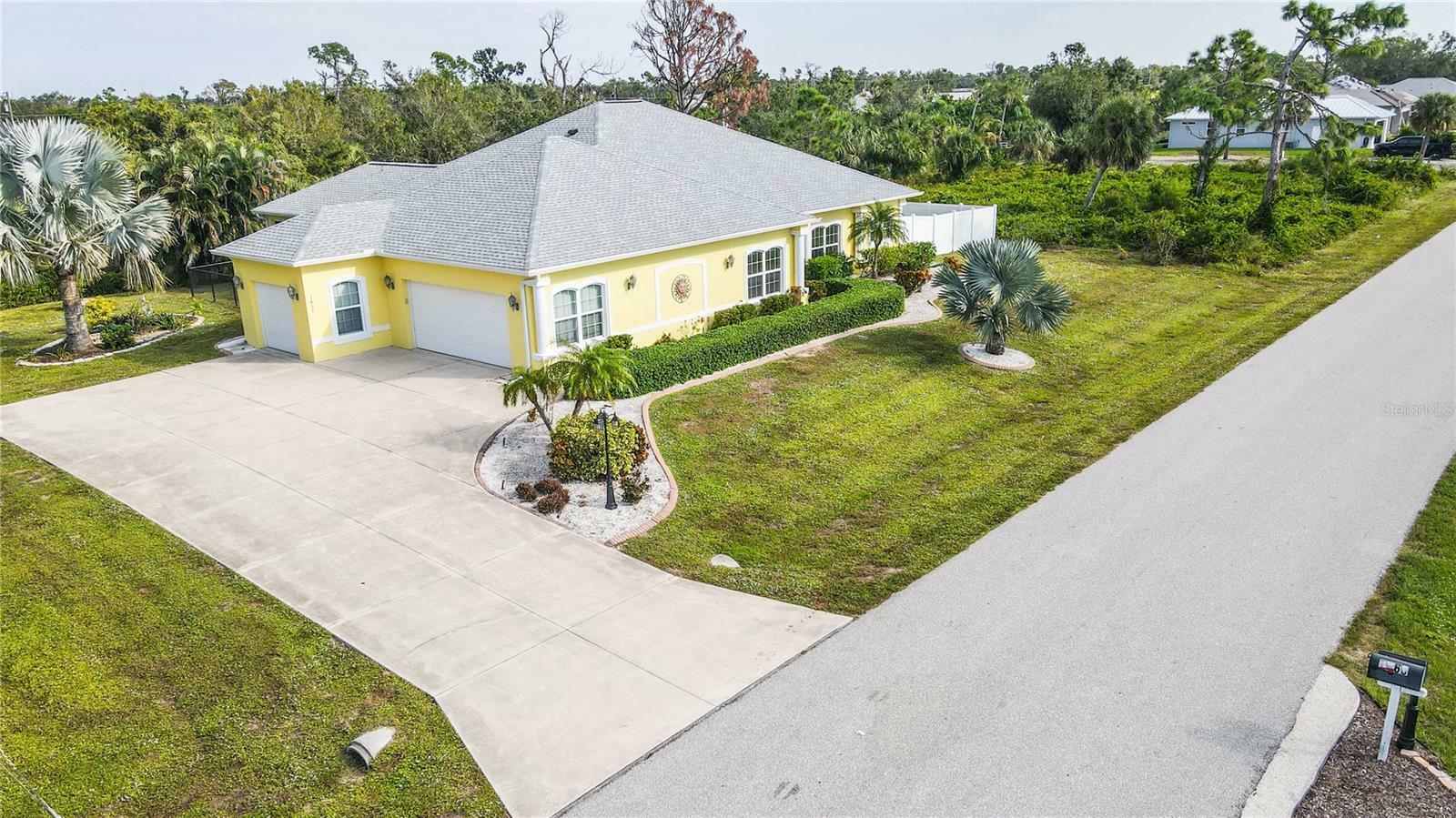 Property Photo:  7459 Sea Mist Drive  FL 33981 