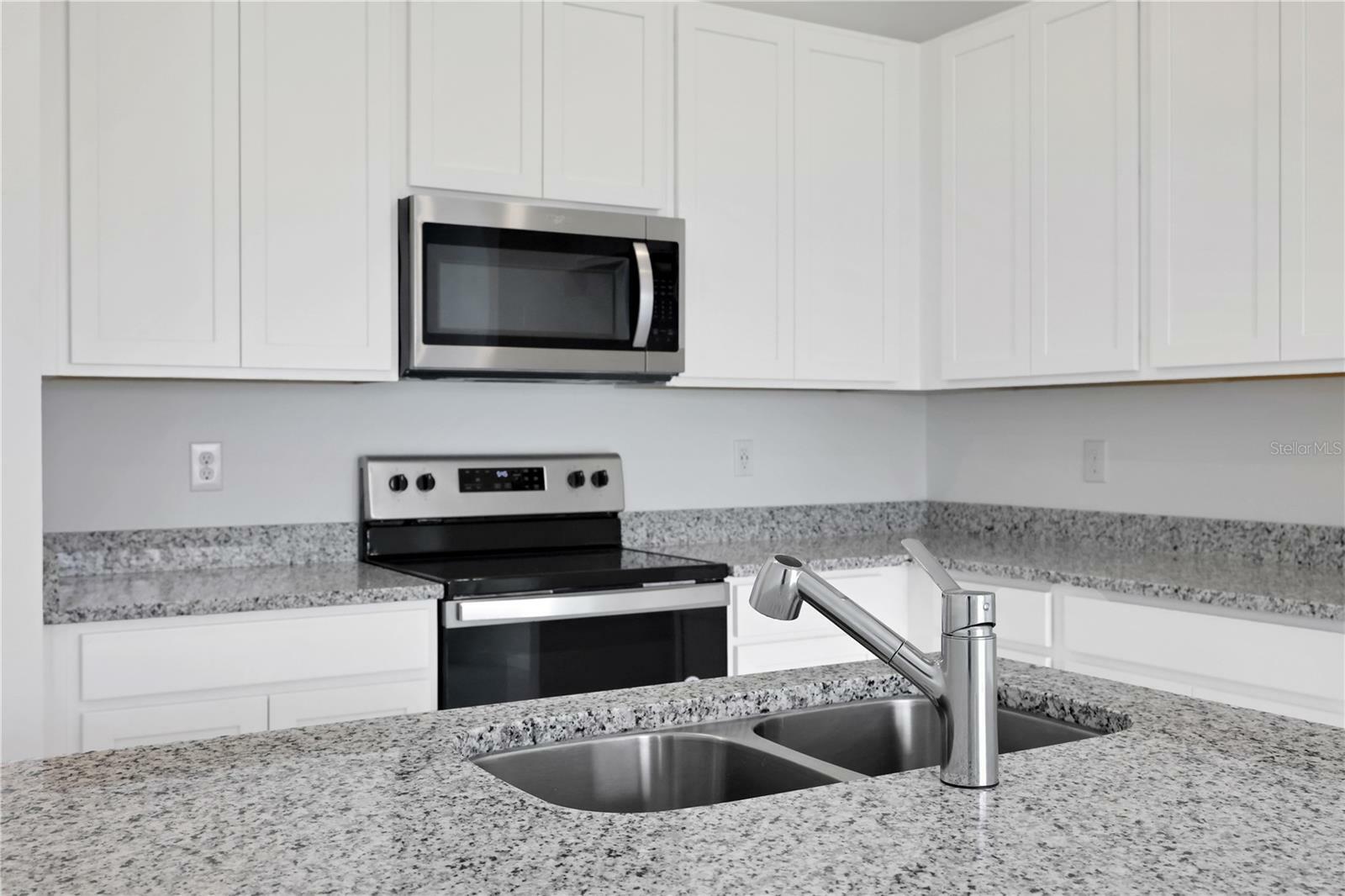 Property Photo: 480 Silver Palm Drive FL 33844