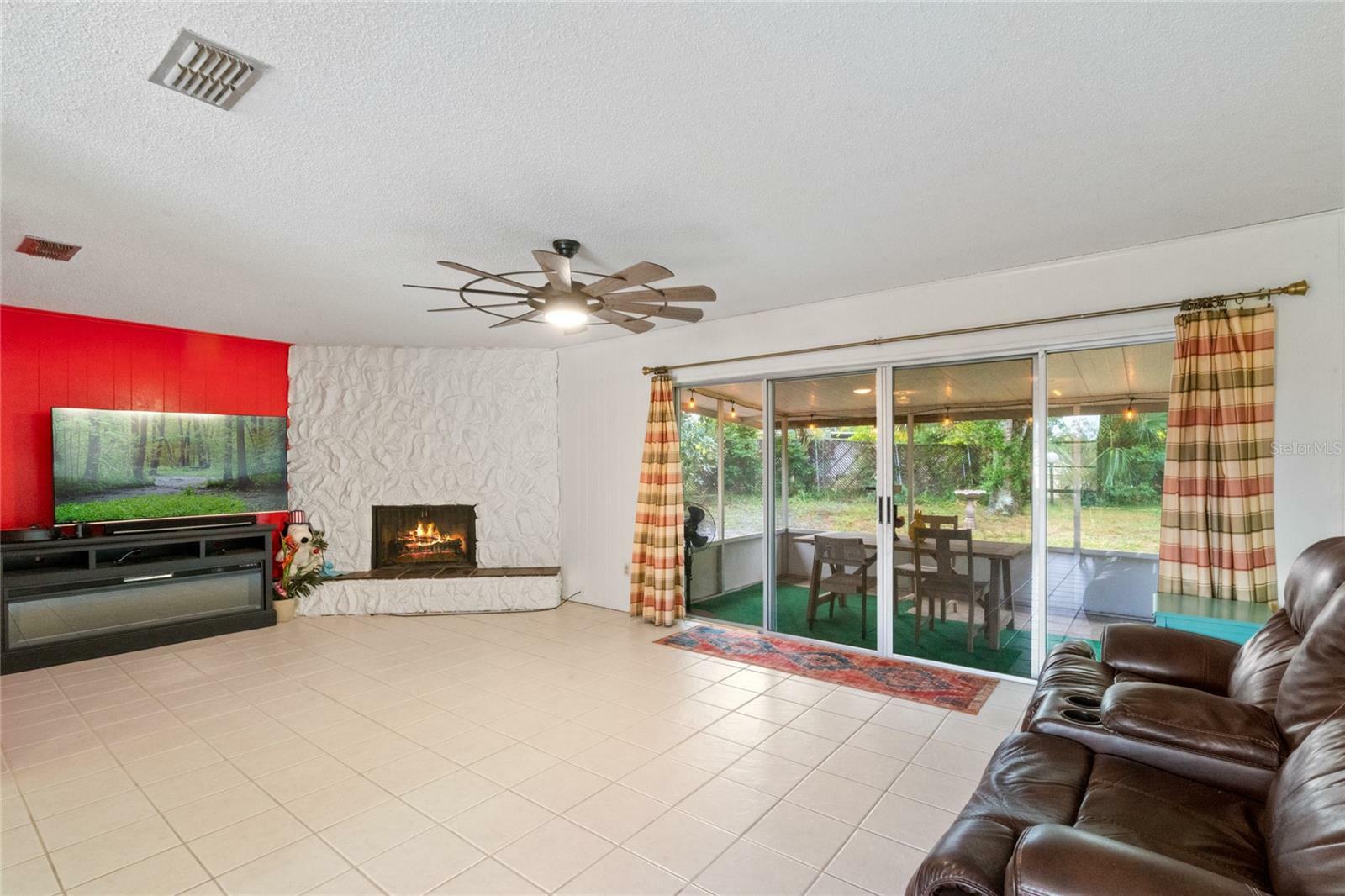 Property Photo:  1403 Sparrow Street  FL 32750 