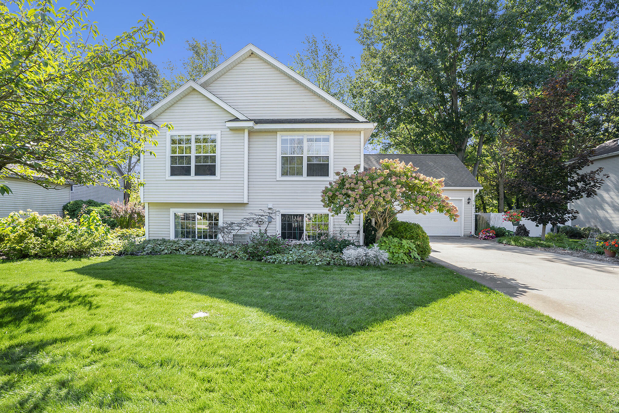 Property Photo:  13930 Byran Drive  MI 49424 