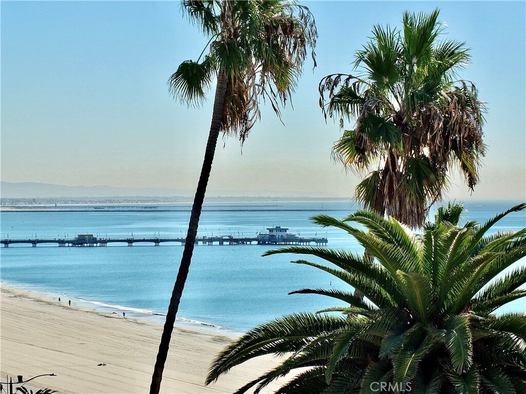 Property Photo:  2601 E Ocean Boulevard 701  CA 90803 