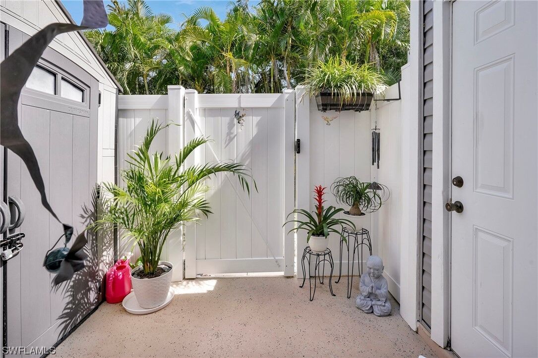Property Photo:  4641 SW Santa Barbara Place 1  FL 33914 